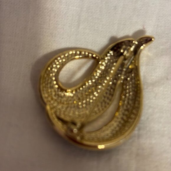 Beautiful and Unusual set of 4 Different Brooches for any occasion - Picture 7 of 16